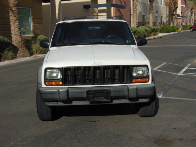 Jeep Cherokee 2000 photo 2