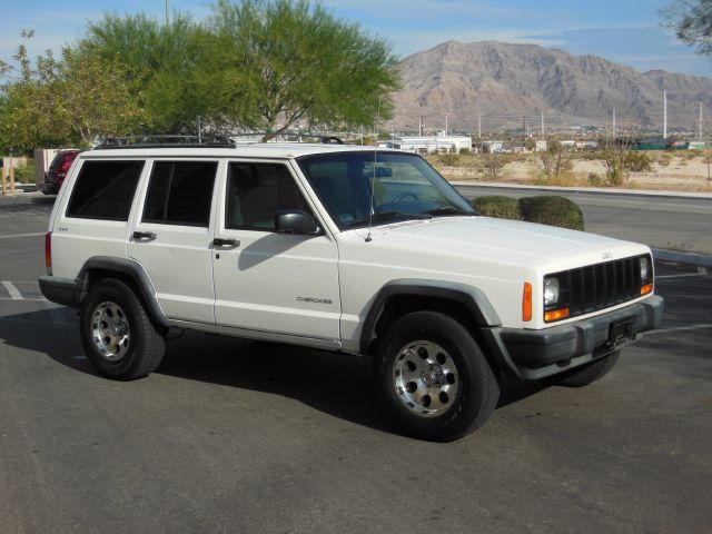 Jeep Cherokee 2000 photo 3