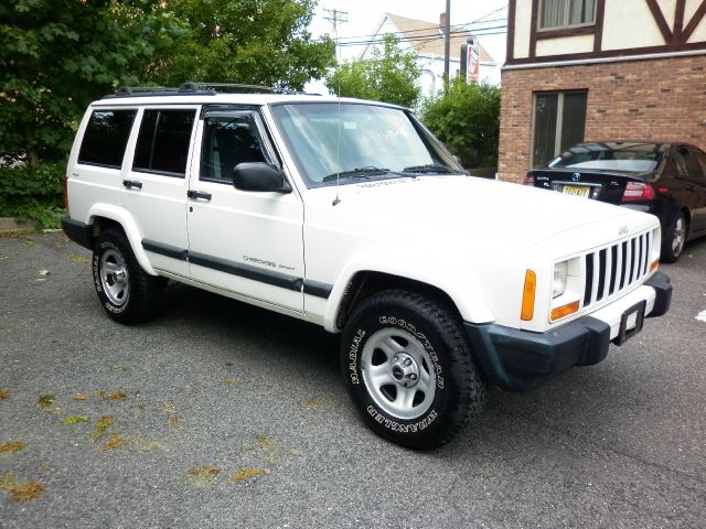 Jeep Cherokee 2000 photo 2