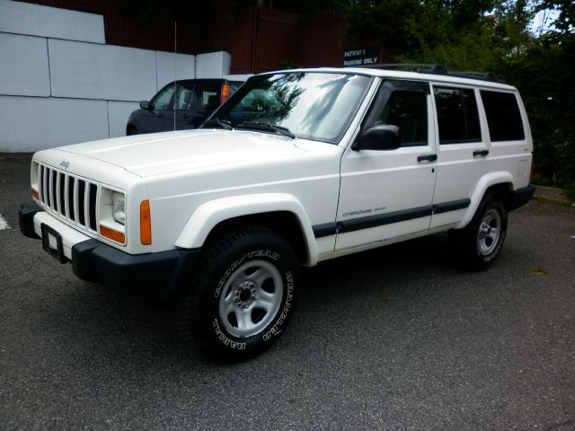 Jeep Cherokee 2000 photo 3