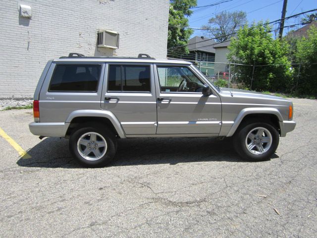 Jeep Cherokee 2000 photo 3