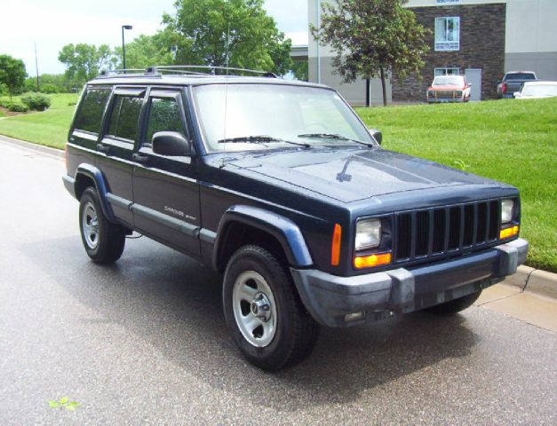 Jeep Cherokee 2000 photo 3