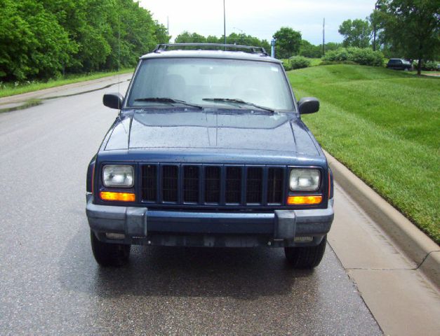 Jeep Cherokee 2000 photo 4