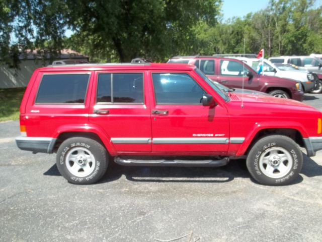 Jeep Cherokee 2000 photo 2