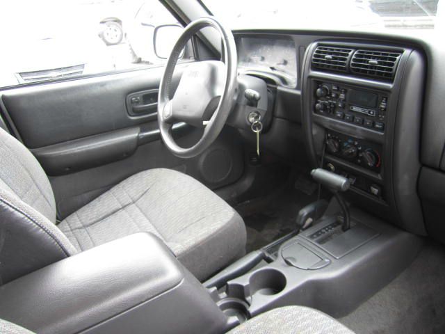 Jeep Cherokee 2000 photo 3