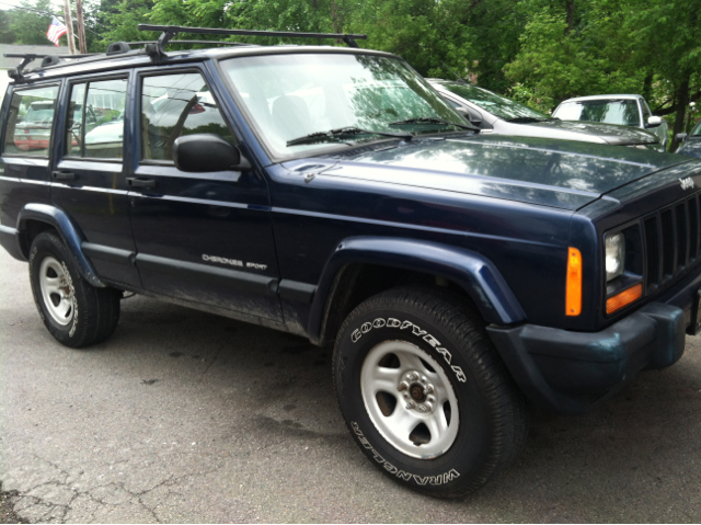 Jeep Cherokee 2000 photo 2