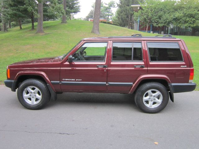 Jeep Cherokee 2000 photo 2