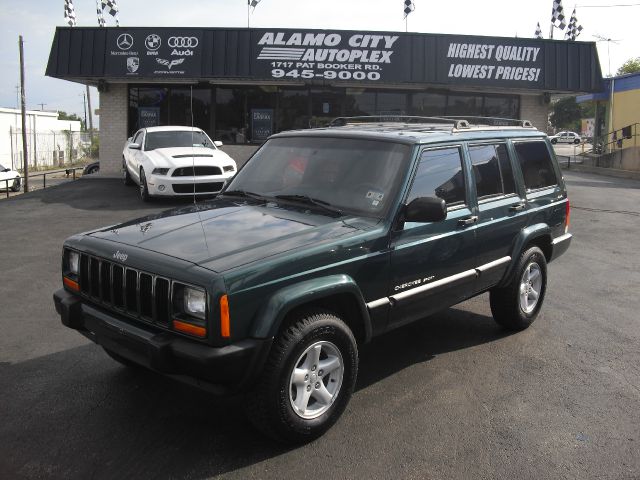 Jeep Cherokee 2000 photo 3