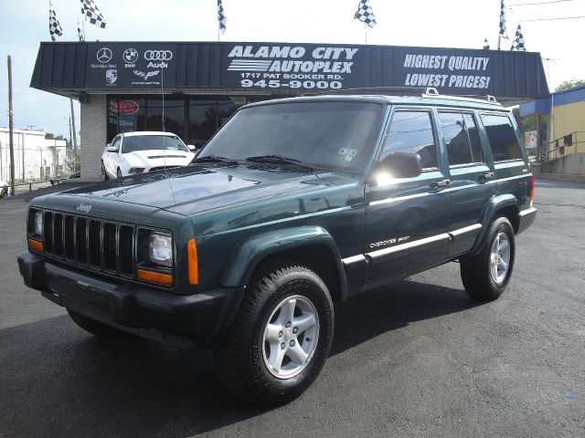 Jeep Cherokee 2000 photo 4