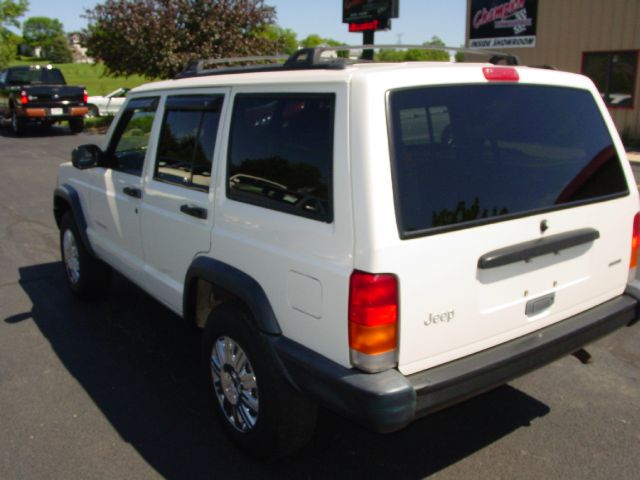 Jeep Cherokee 2000 photo 12