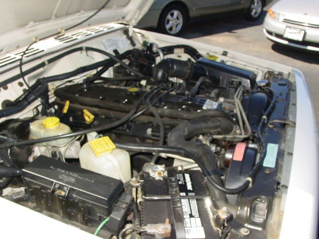 Jeep Cherokee 2000 photo 5