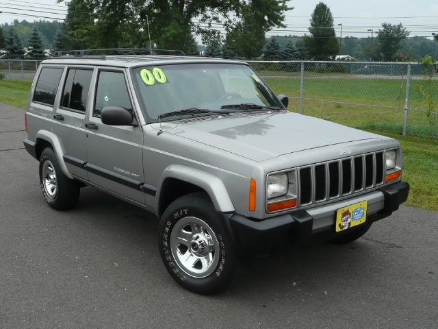 Jeep Cherokee 2000 photo 3