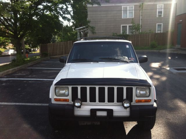 Jeep Cherokee 2000 photo 3