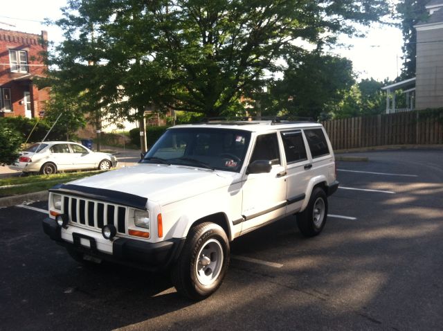 Jeep Cherokee 2000 photo 4