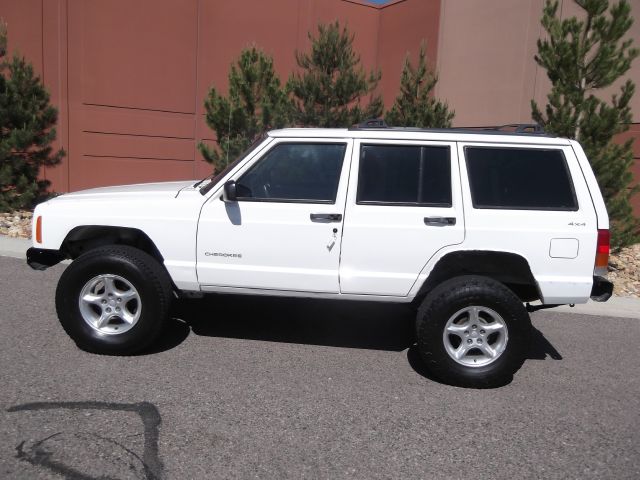 Jeep Cherokee 2000 photo 13