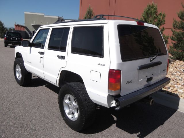 Jeep Cherokee 2000 photo 7