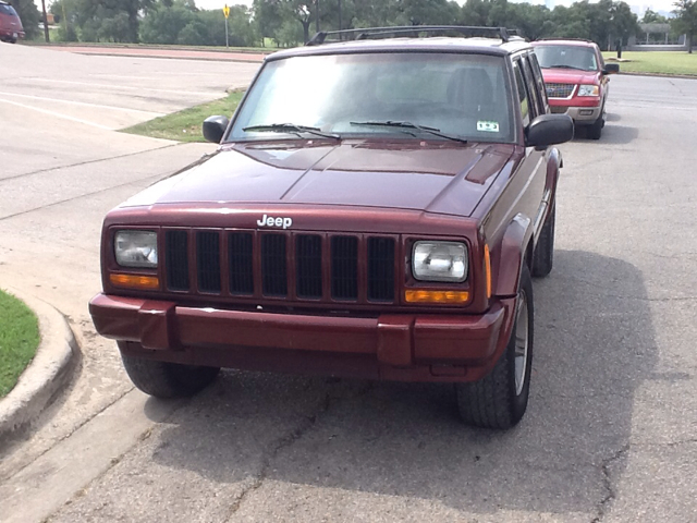 Jeep Cherokee 2000 photo 1