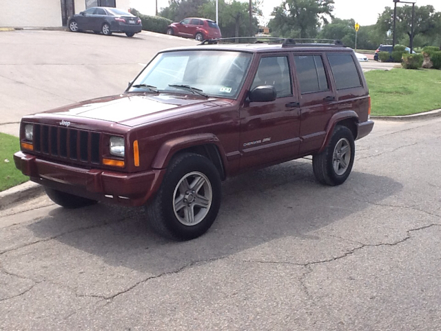 Jeep Cherokee 2000 photo 2