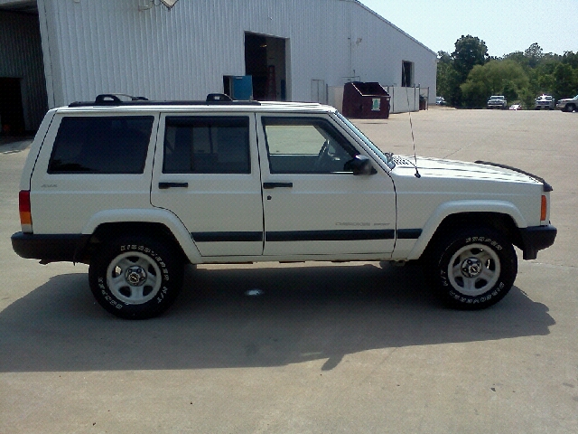 Jeep Cherokee Base GLS LX SUV