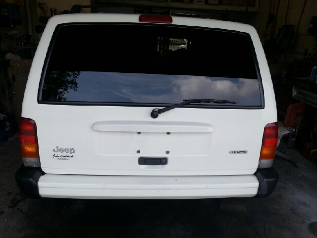 Jeep Cherokee 2000 photo 1