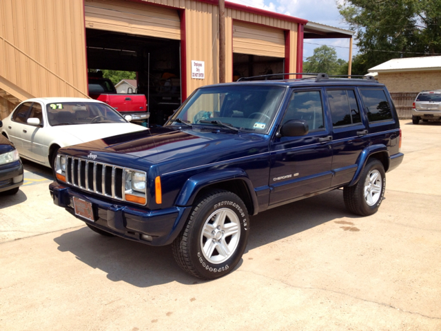 Jeep Cherokee 2000 photo 1