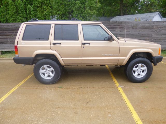 Jeep Cherokee 2000 photo 4