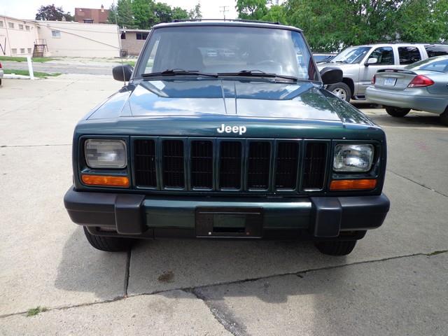 Jeep Cherokee 2000 photo 2