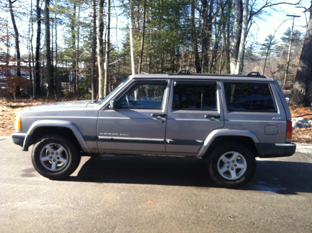 Jeep Cherokee 2000 photo 1