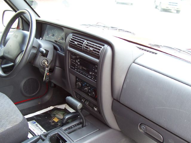 Jeep Cherokee 2000 photo 16