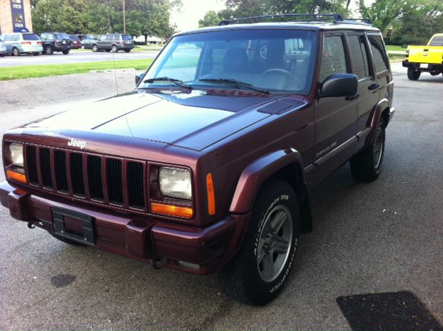 Jeep Cherokee 2000 photo 3