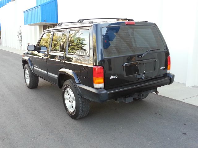 Jeep Cherokee 2000 photo 11