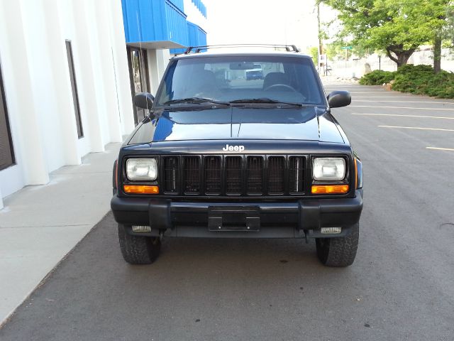 Jeep Cherokee 2000 photo 2