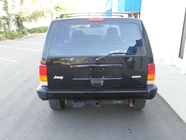 Jeep Cherokee 2000 photo 9