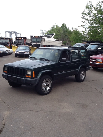 Jeep Cherokee 2000 photo 1