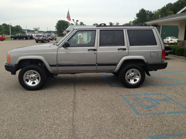 Jeep Cherokee Base GLS LX SUV