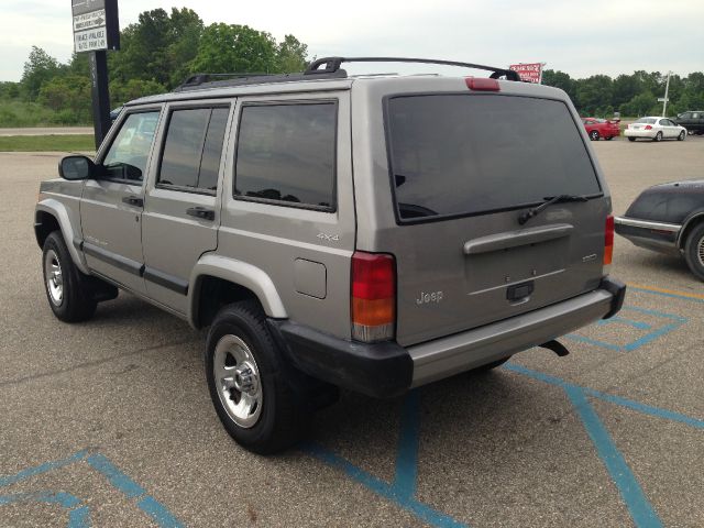 Jeep Cherokee 2000 photo 4