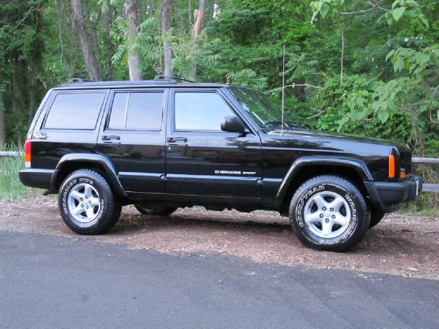 Jeep Cherokee 2000 photo 17