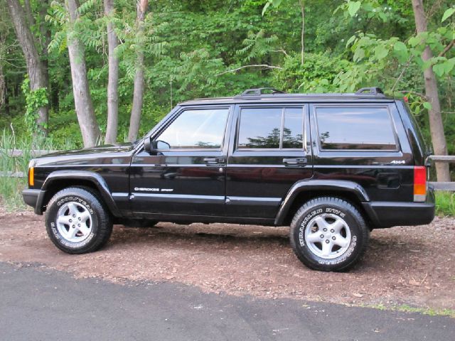 Jeep Cherokee 2000 photo 2