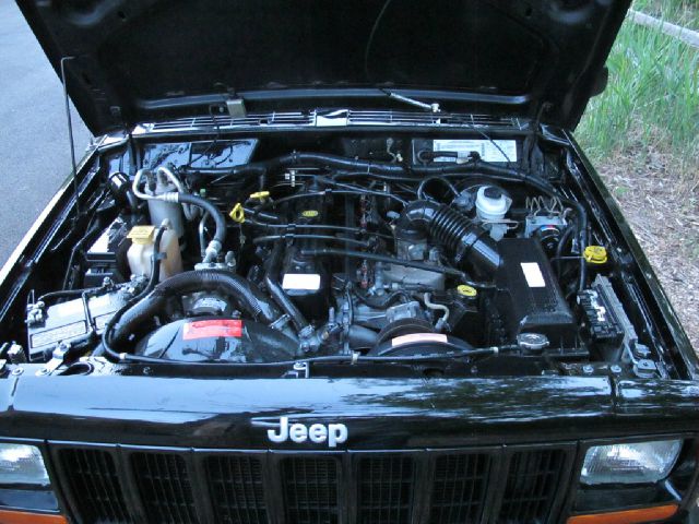 Jeep Cherokee 2000 photo 28