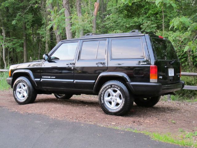 Jeep Cherokee 2000 photo 3