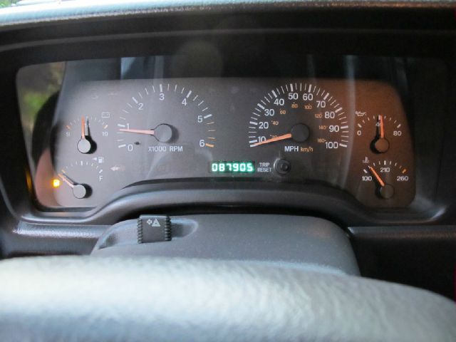 Jeep Cherokee 2000 photo 56