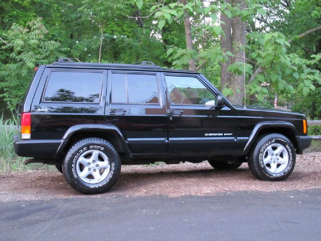 Jeep Cherokee 2000 photo 69