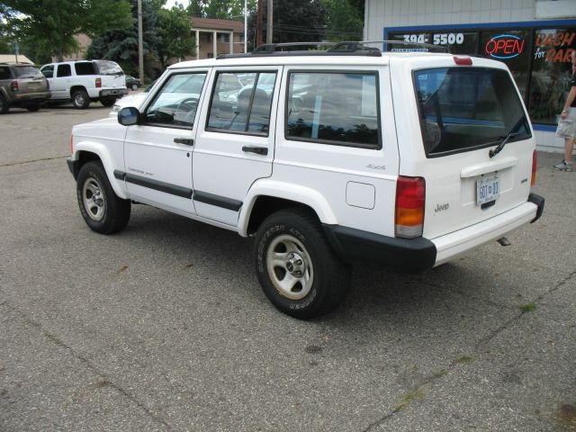 Jeep Cherokee 2000 photo 2