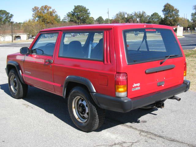 Jeep Cherokee 2000 photo 1