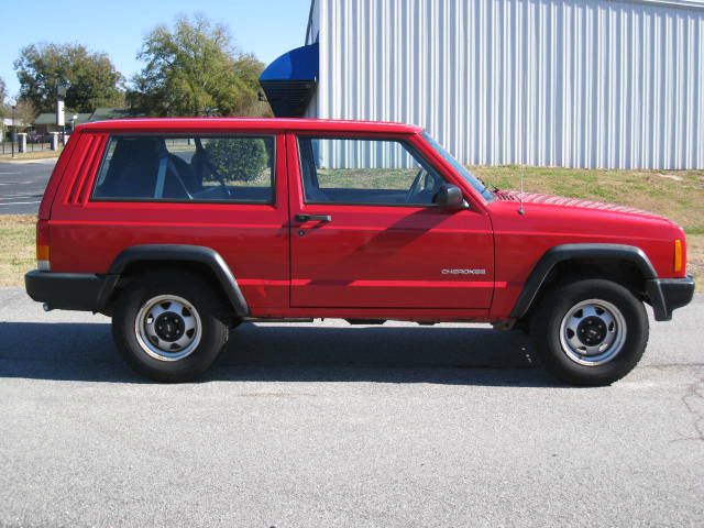 Jeep Cherokee 2000 photo 4