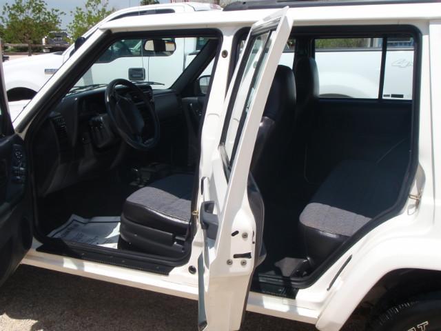 Jeep Cherokee 2001 photo 6