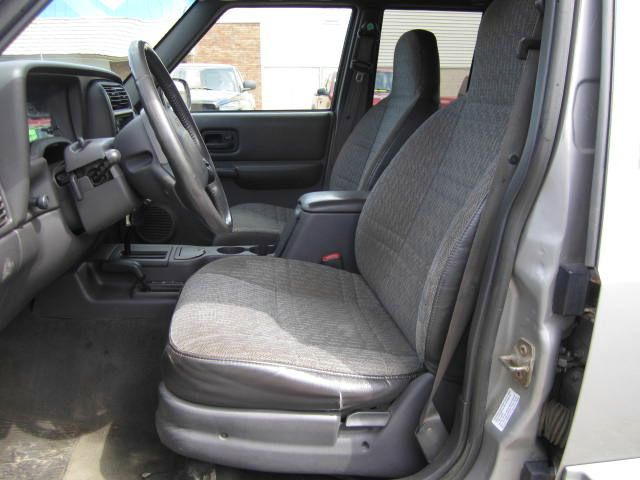 Jeep Cherokee 2001 photo 1