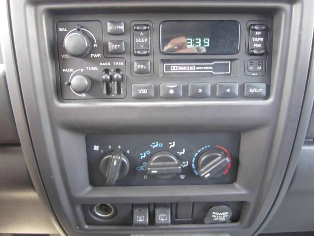 Jeep Cherokee 2001 photo 11