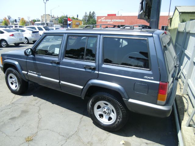 Jeep Cherokee Base GLS LX SUV