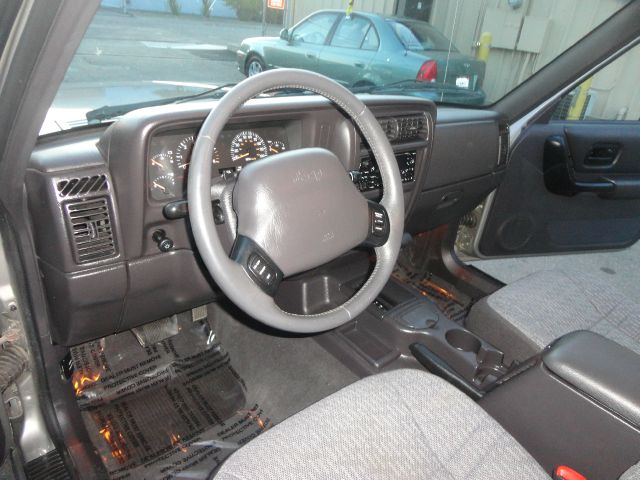 Jeep Cherokee 2001 photo 6